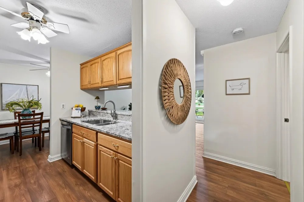 2800 Hamline Avenue #102 Roseville, MN 55113