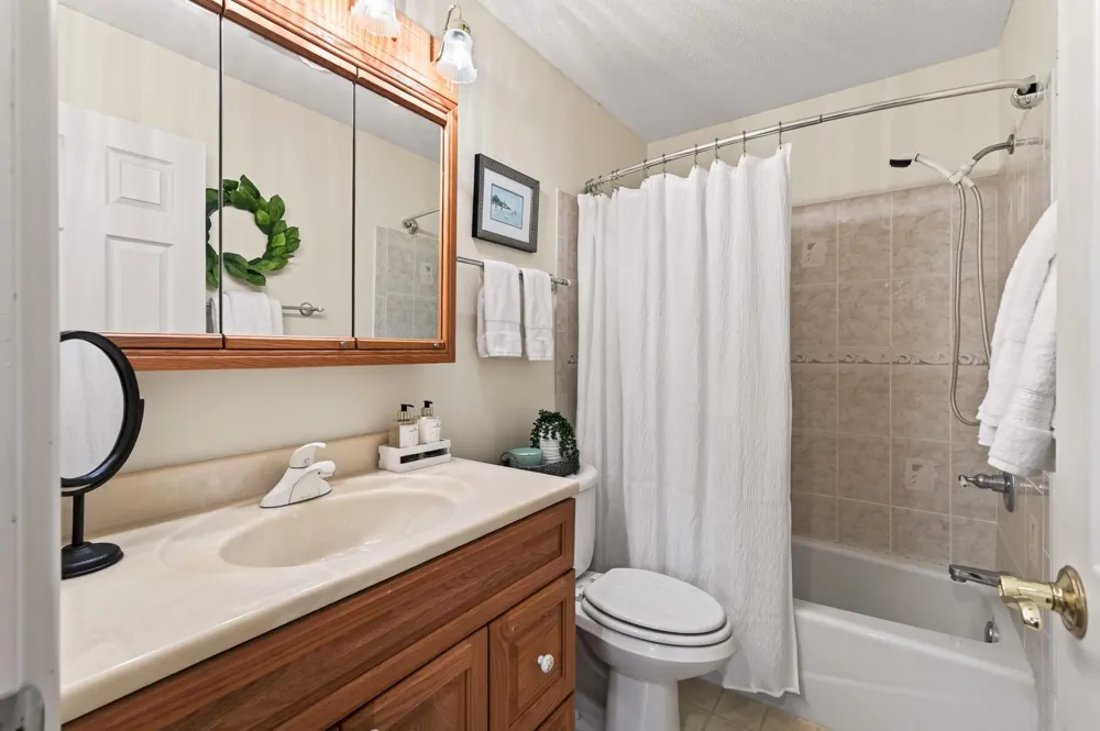 2800 Hamline Avenue #102 Roseville, MN 55113