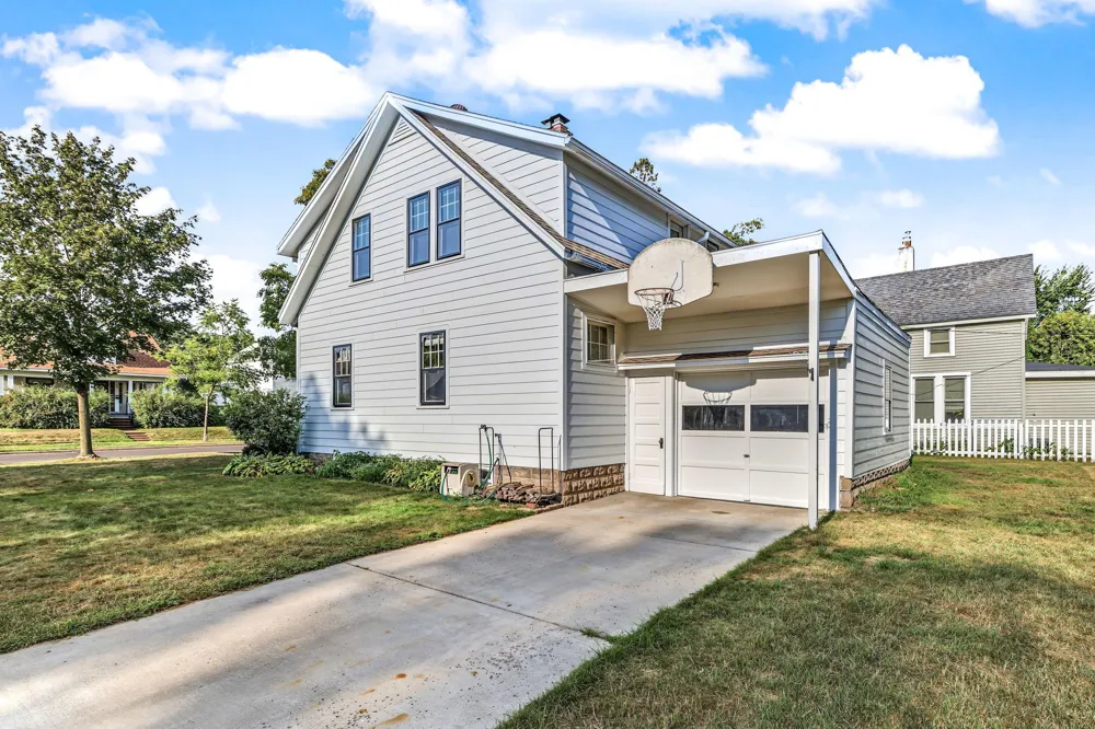 539 W Grand Avenue Eau Claire, WI 54703