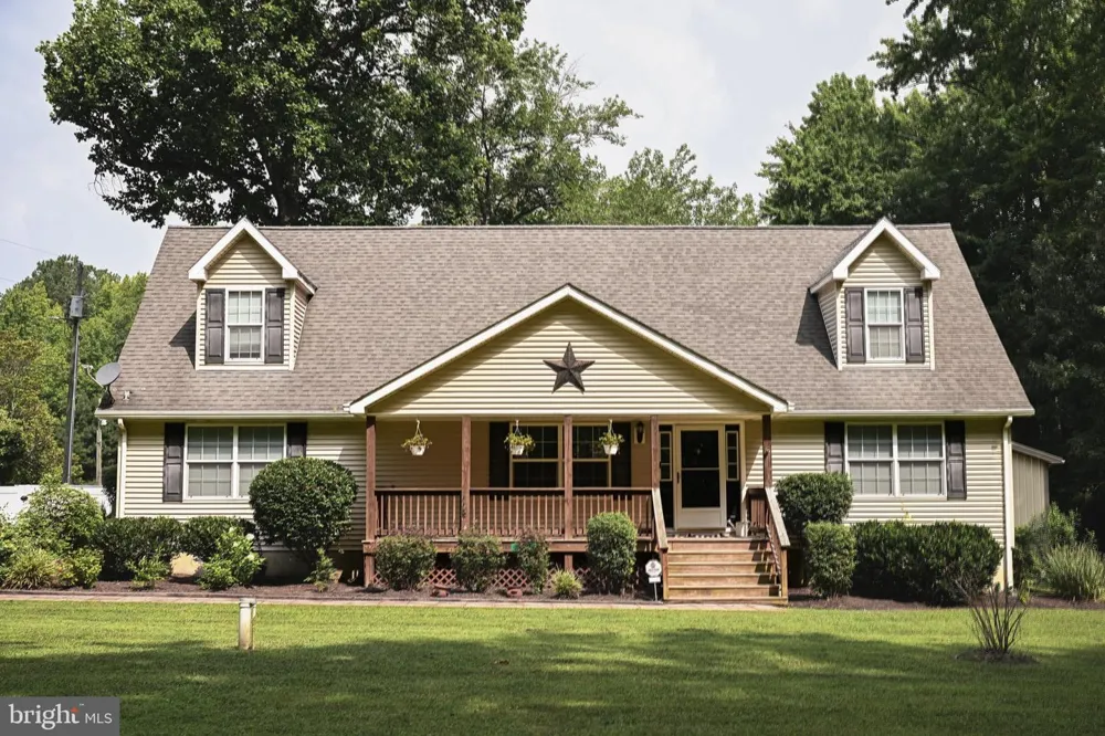 811 LONG POINT ROAD Hague, VA 22469