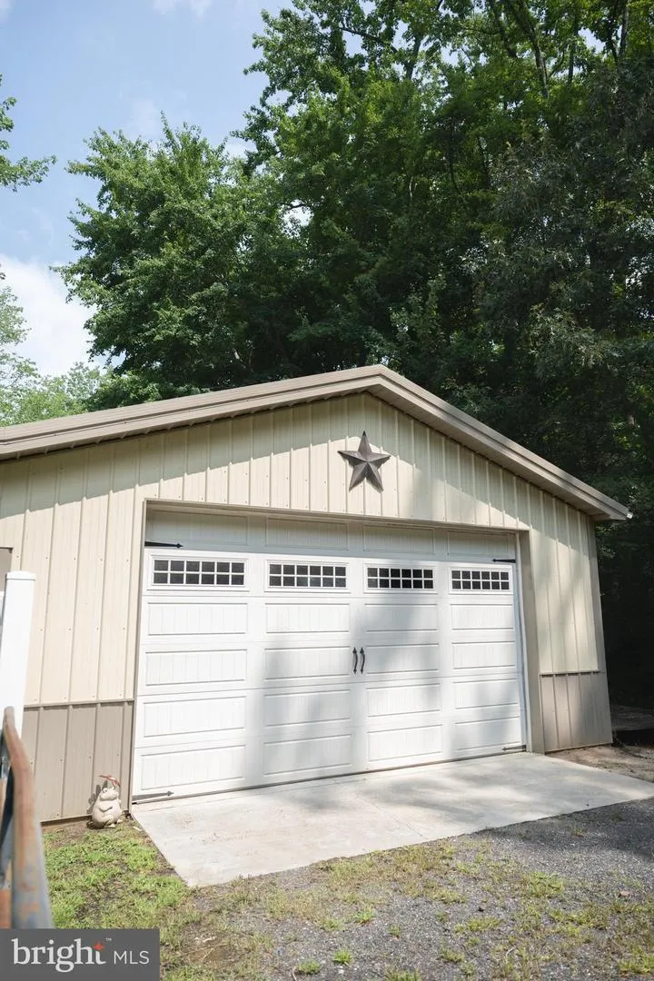 811 LONG POINT ROAD Hague, VA 22469