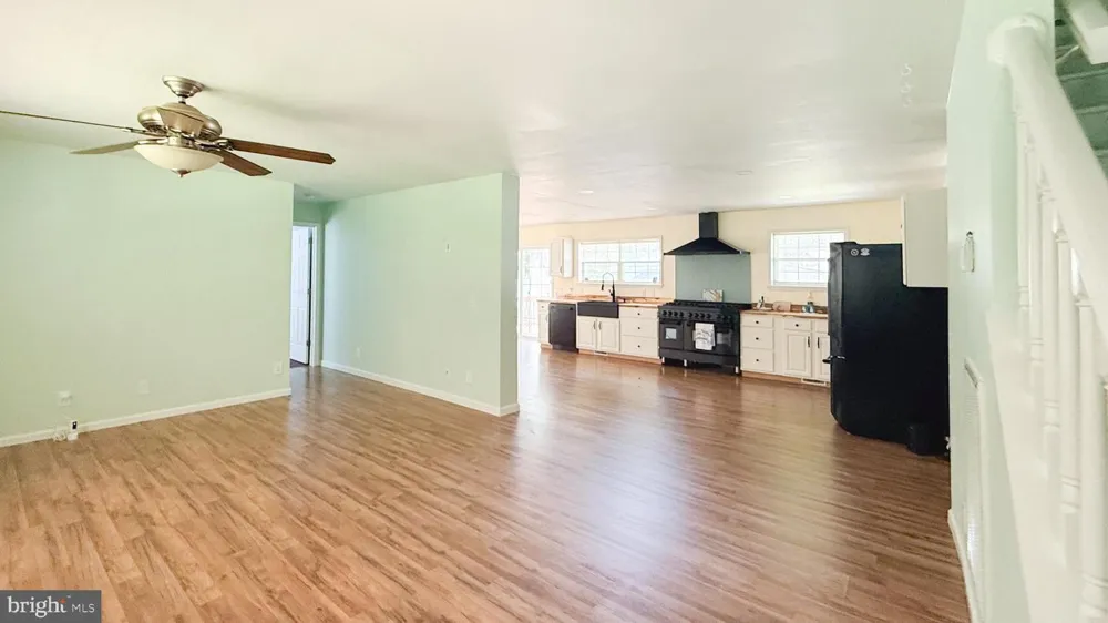 811 LONG POINT ROAD Hague, VA 22469