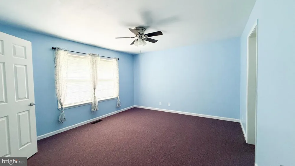 811 LONG POINT ROAD Hague, VA 22469