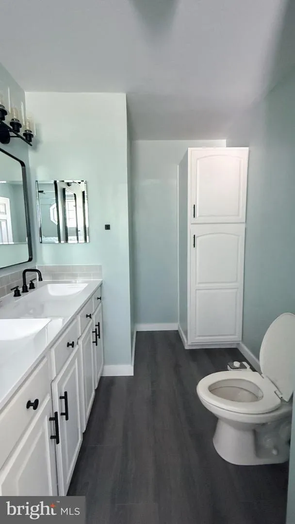 811 LONG POINT ROAD Hague, VA 22469