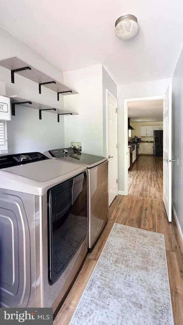 811 LONG POINT ROAD Hague, VA 22469