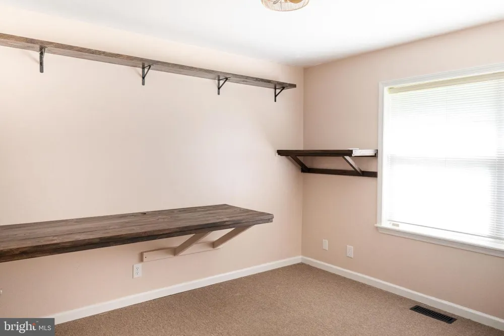 811 LONG POINT ROAD Hague, VA 22469