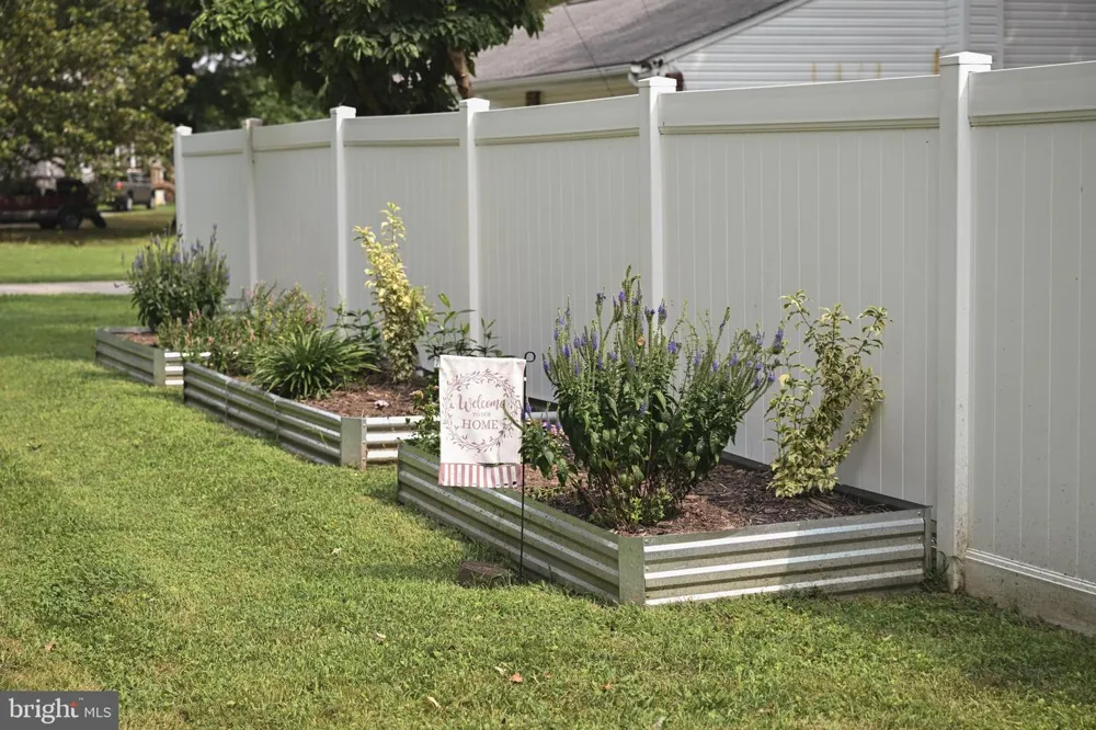 811 LONG POINT ROAD Hague, VA 22469