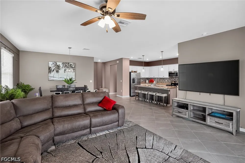E Hampton Circle Alva, FL 33920