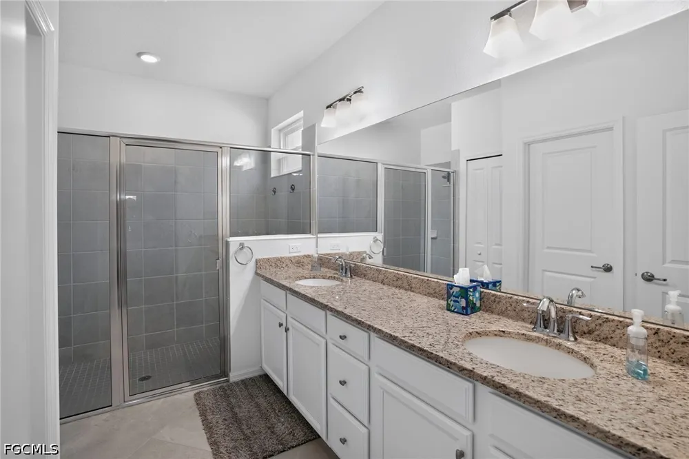 E Hampton Circle Alva, FL 33920