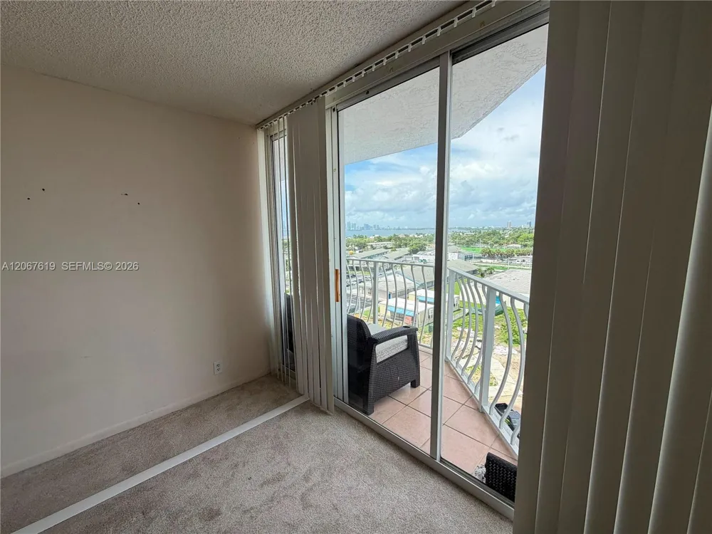 7601 E Treasure Dr #902 North Bay Village, FL 33141