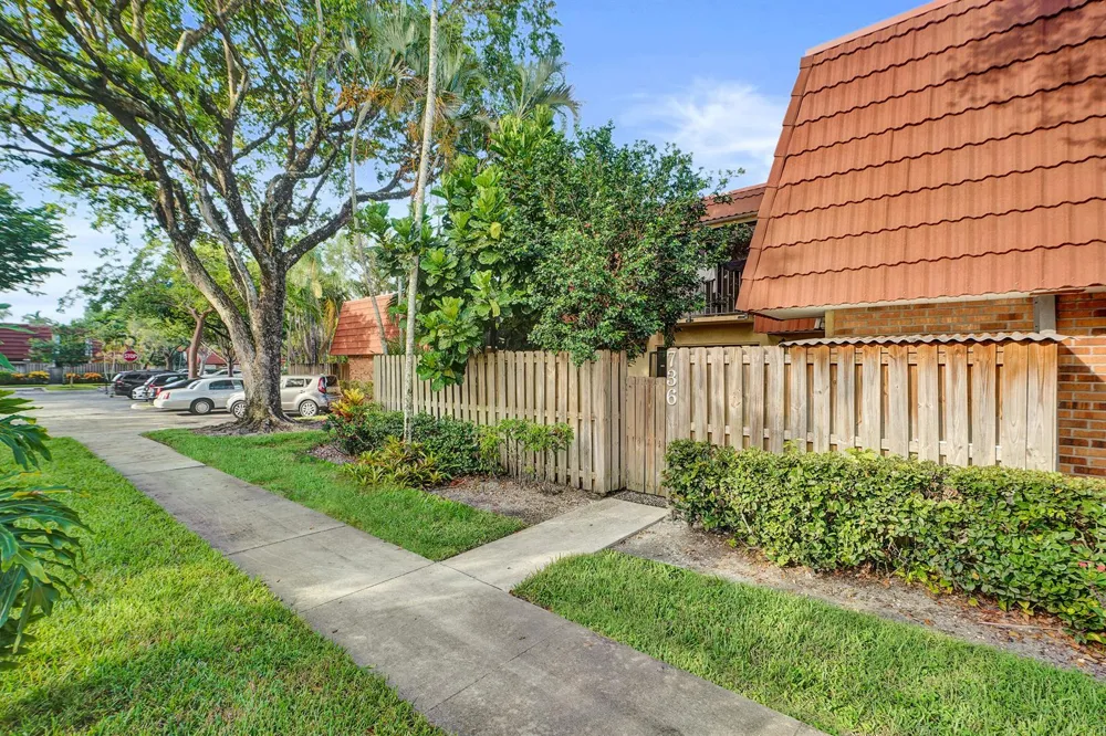 736 NW 98TH CIRCLE Plantation, FL 33324