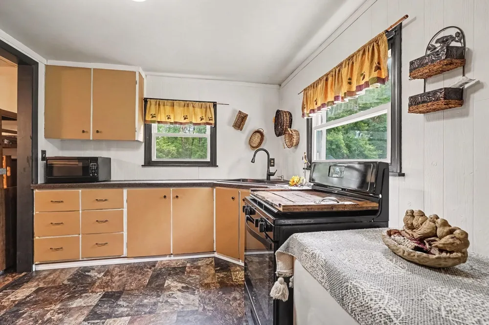 4196 Coleman Warren Township, MI 48618