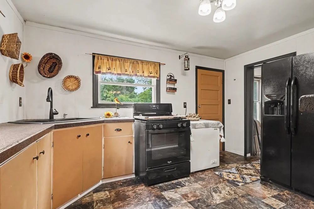 4196 Coleman Warren Township, MI 48618