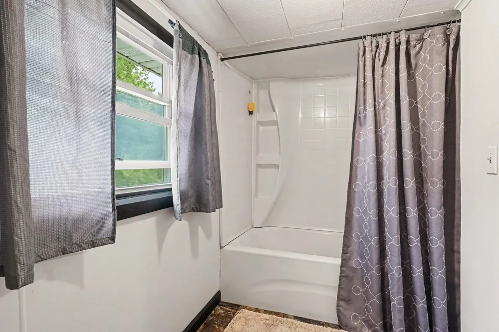 4196 Coleman Warren Township, MI 48618