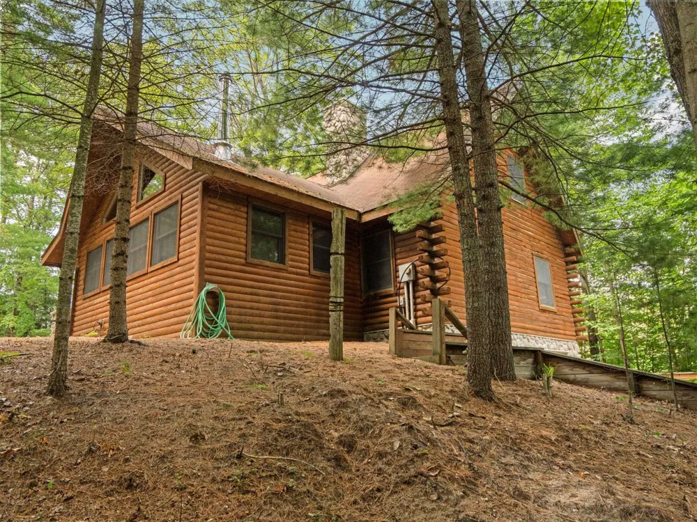9556 SW Long Lake Drive Springfield Township, MI 49633
