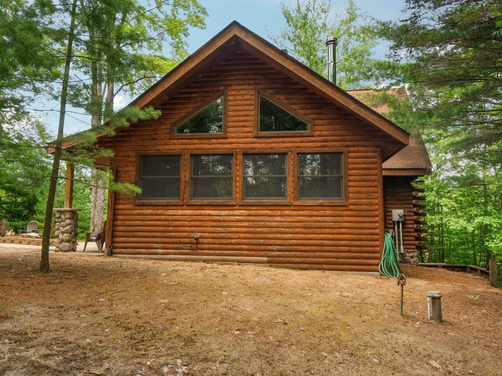 9556 SW Long Lake Drive Springfield Township, MI 49633