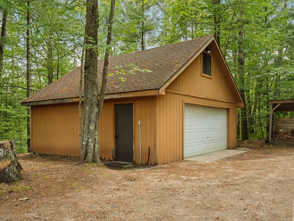 9556 SW Long Lake Drive Springfield Township, MI 49633