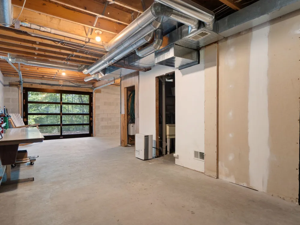 9556 SW Long Lake Drive Springfield Township, MI 49633