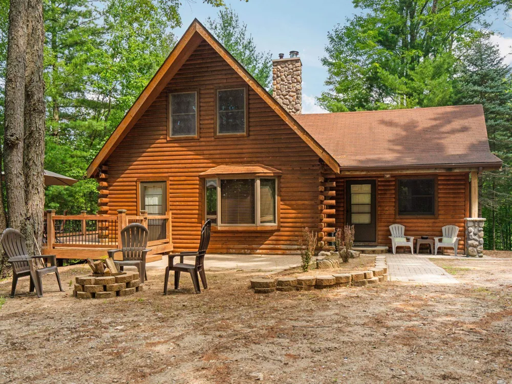 9556 SW Long Lake Drive Springfield Township, MI 49633