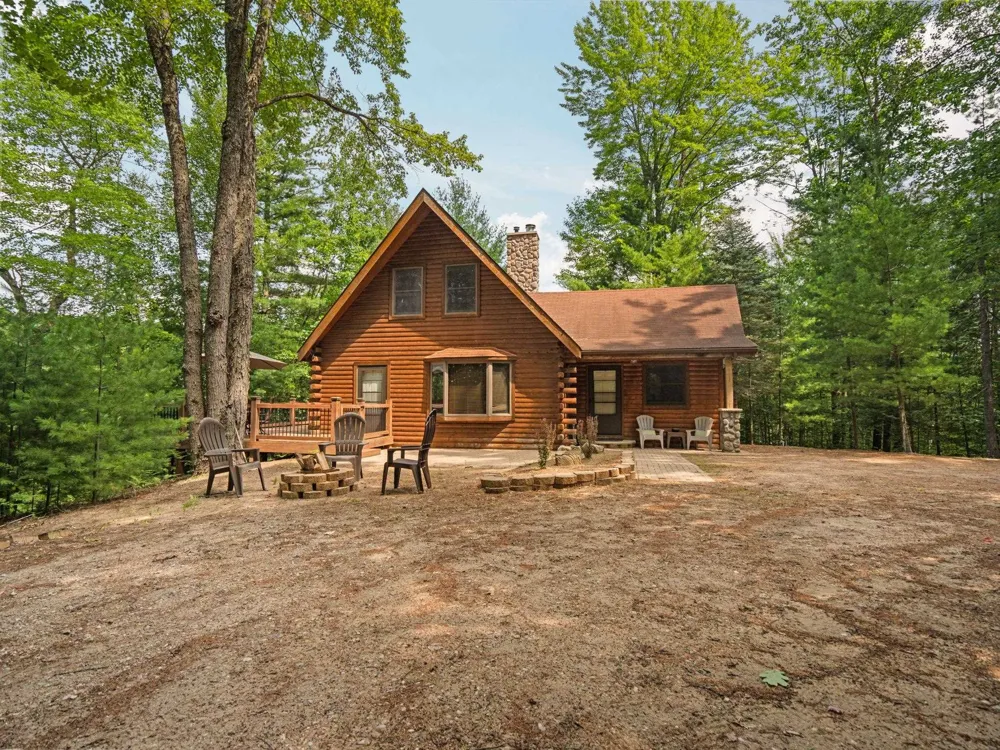 9556 SW Long Lake Drive Springfield Township, MI 49633