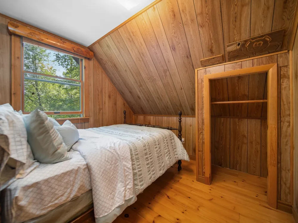 9556 SW Long Lake Drive Springfield Township, MI 49633