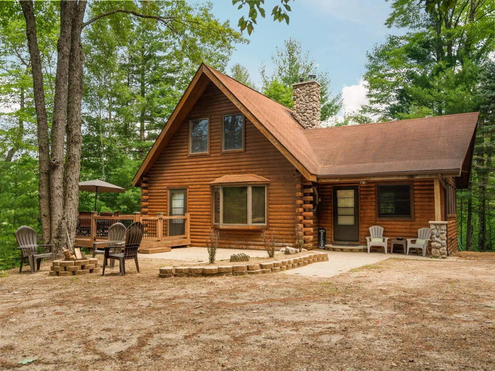9556 SW Long Lake Drive Springfield Township, MI 49633