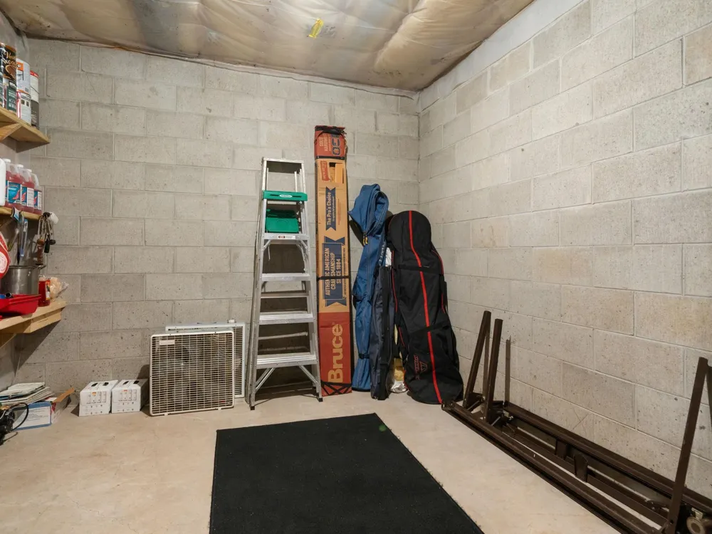 9556 SW Long Lake Drive Springfield Township, MI 49633