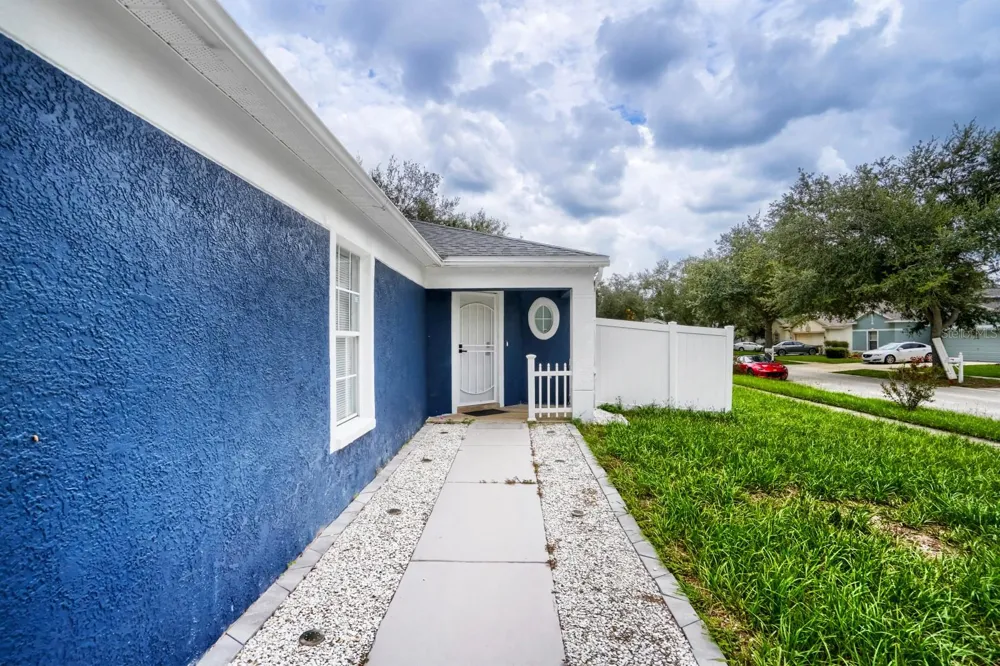 701 PERIWINKLE POINTE PLACE Seffner, FL 33584