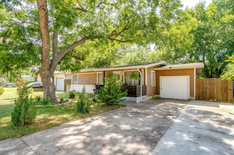 702 Lombardy Lane