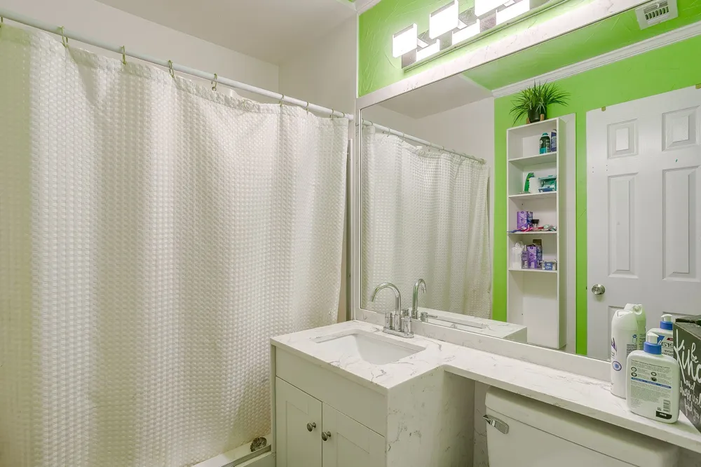 702 Lombardy Lane Arlington, TX 76013