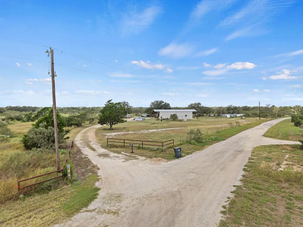 600 County Road 504 Flatonia, TX 78941