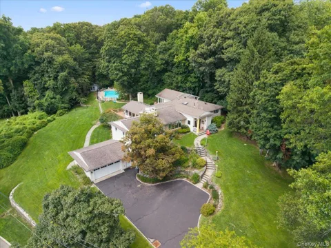 5 Agnes Circle
