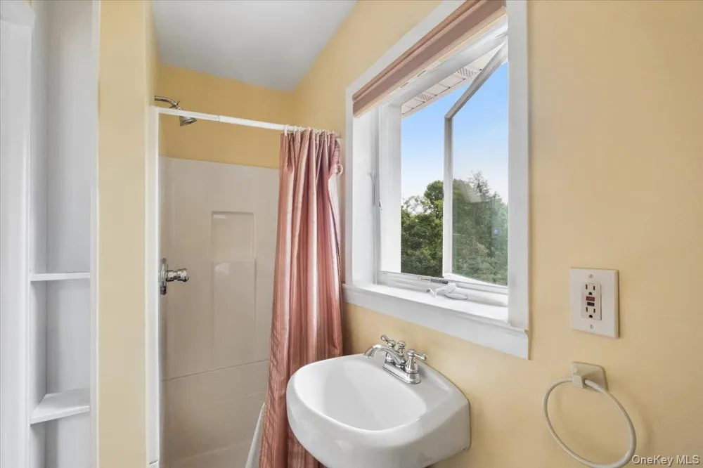 5 Agnes Circle Ardsley, NY 10502
