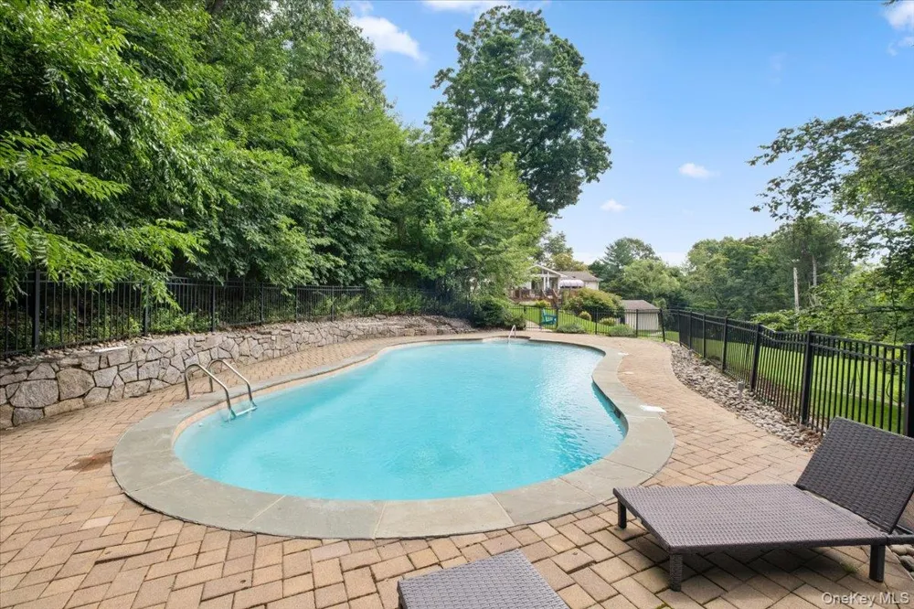 5 Agnes Circle Ardsley, NY 10502