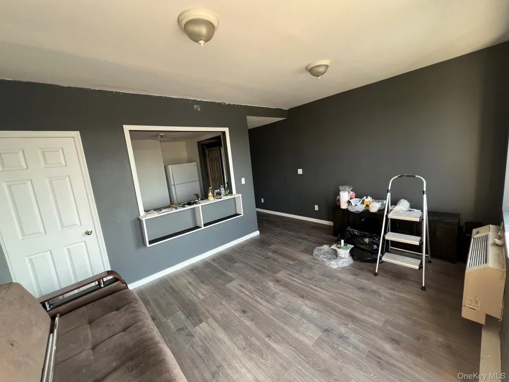 81-15 Queens #6L Elmhurst, NY 11373