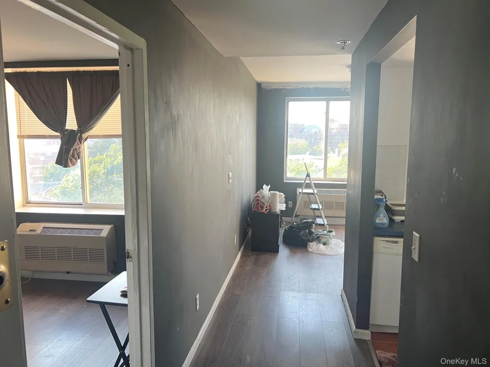 81-15 Queens #6L Elmhurst, NY 11373