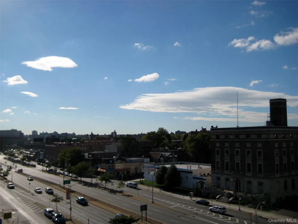 81-15 Queens #6L Elmhurst, NY 11373