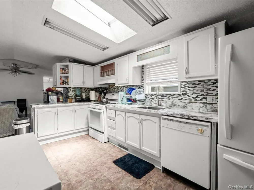 13 Mindy Lane Bohemia, NY 11716