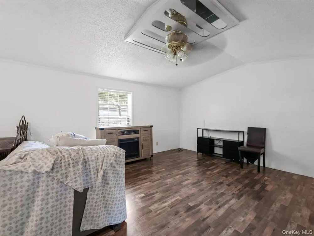 13 Mindy Lane Bohemia, NY 11716