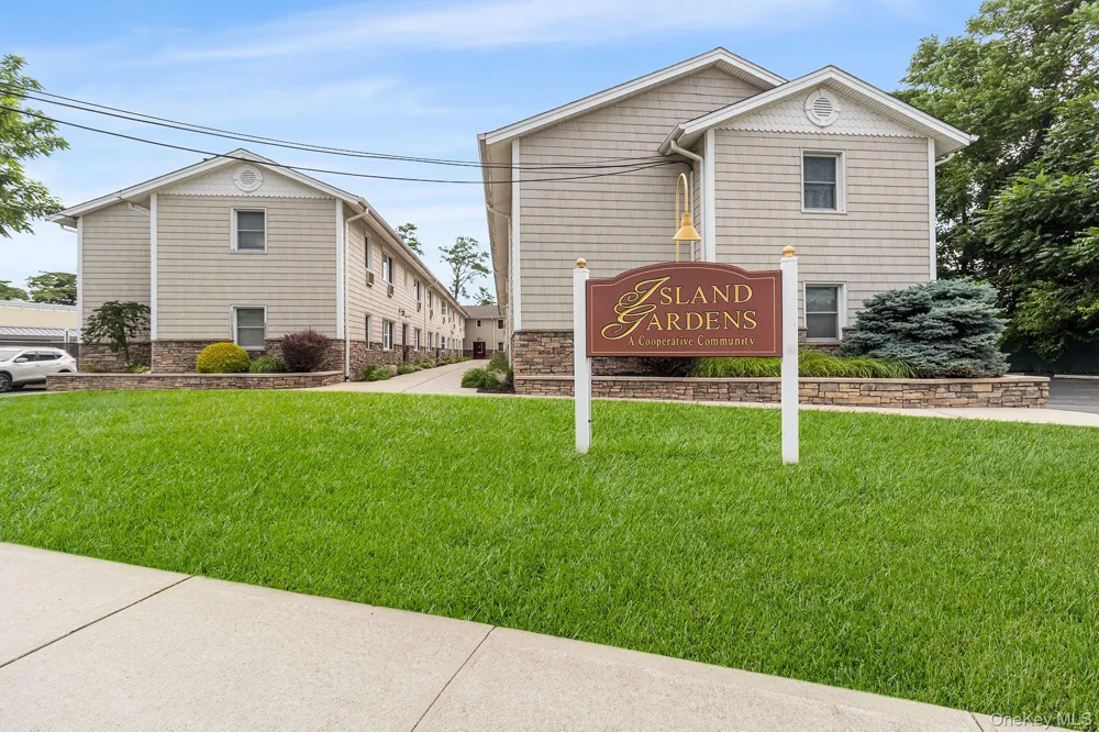 490 Main Street #A7 Farmingdale, NY 11735