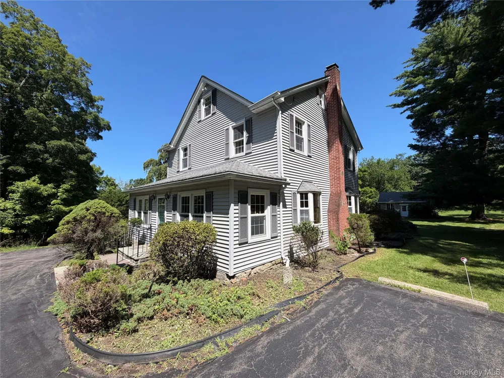 191 Putt Corners Road New Paltz, NY 12561