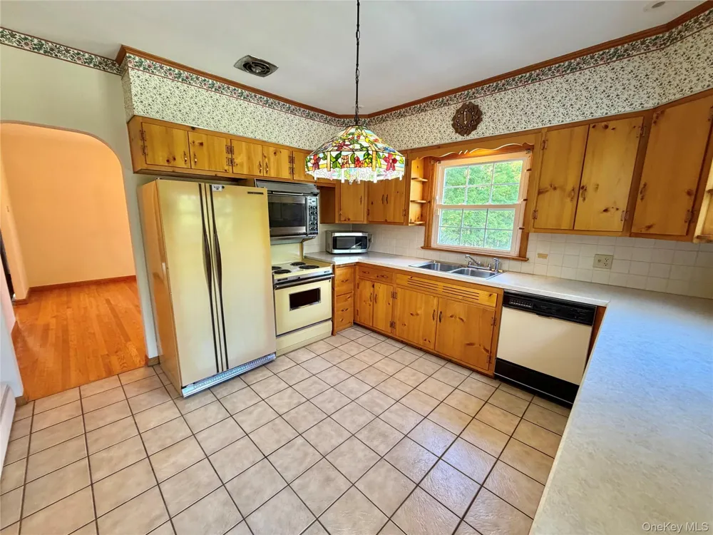 191 Putt Corners Road New Paltz, NY 12561