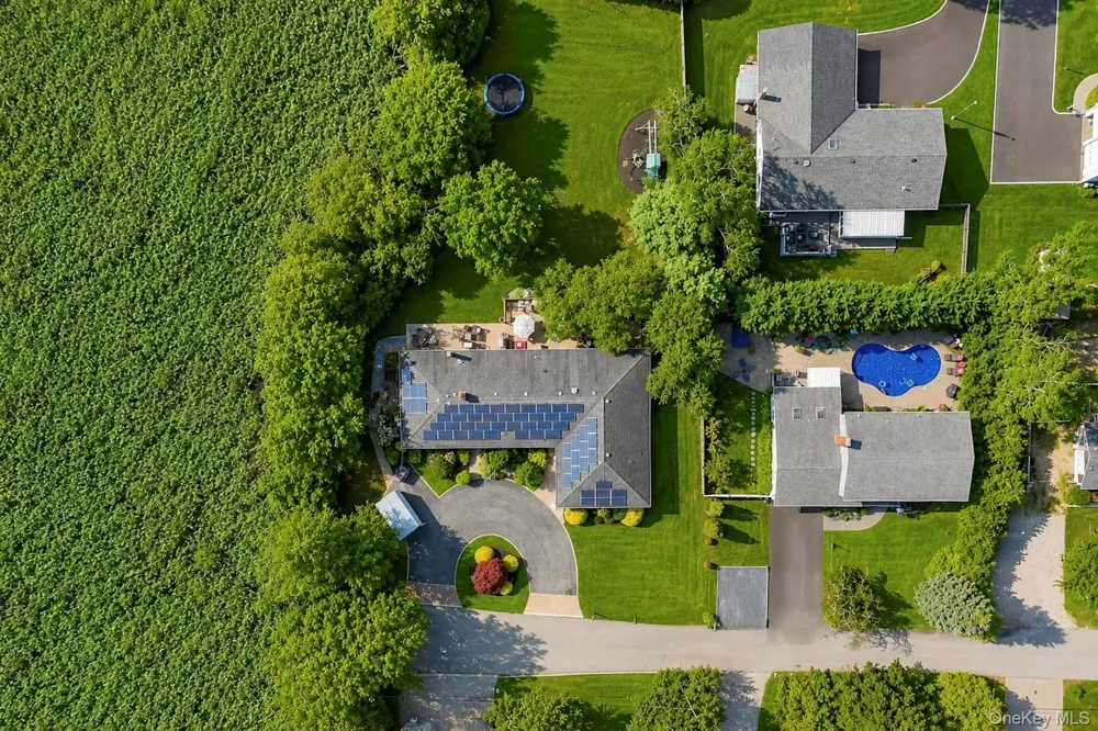 5 Reinhardt Court Blue Point, NY 11715