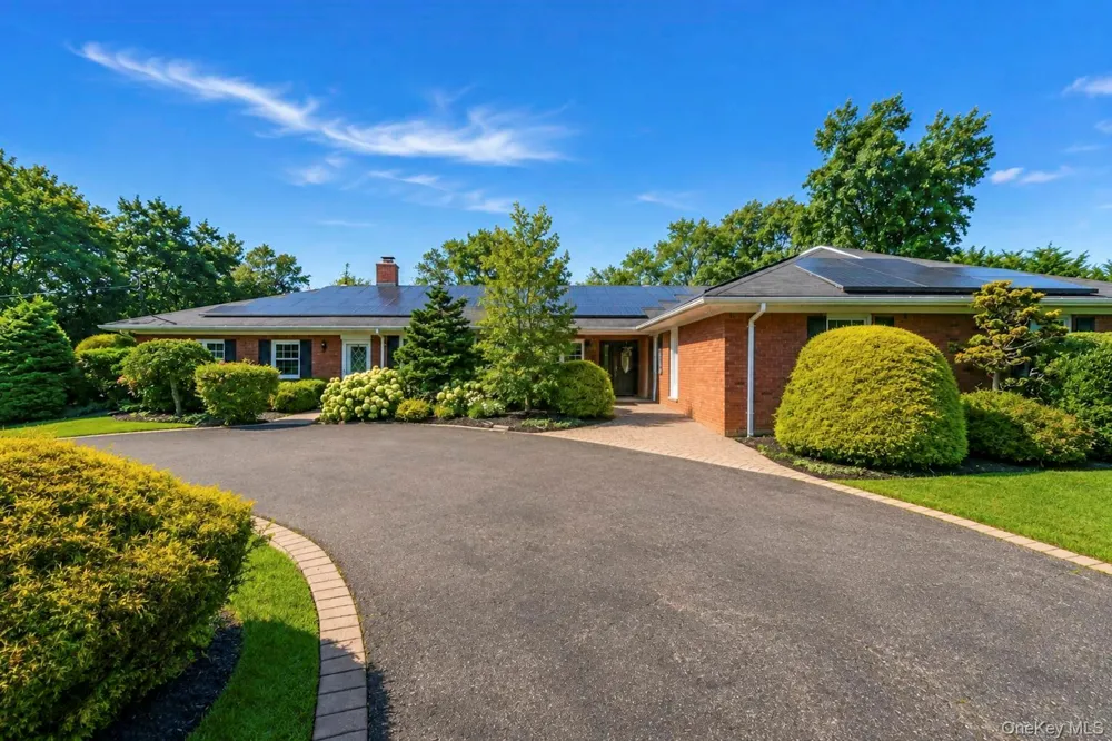 5 Reinhardt Court Blue Point, NY 11715