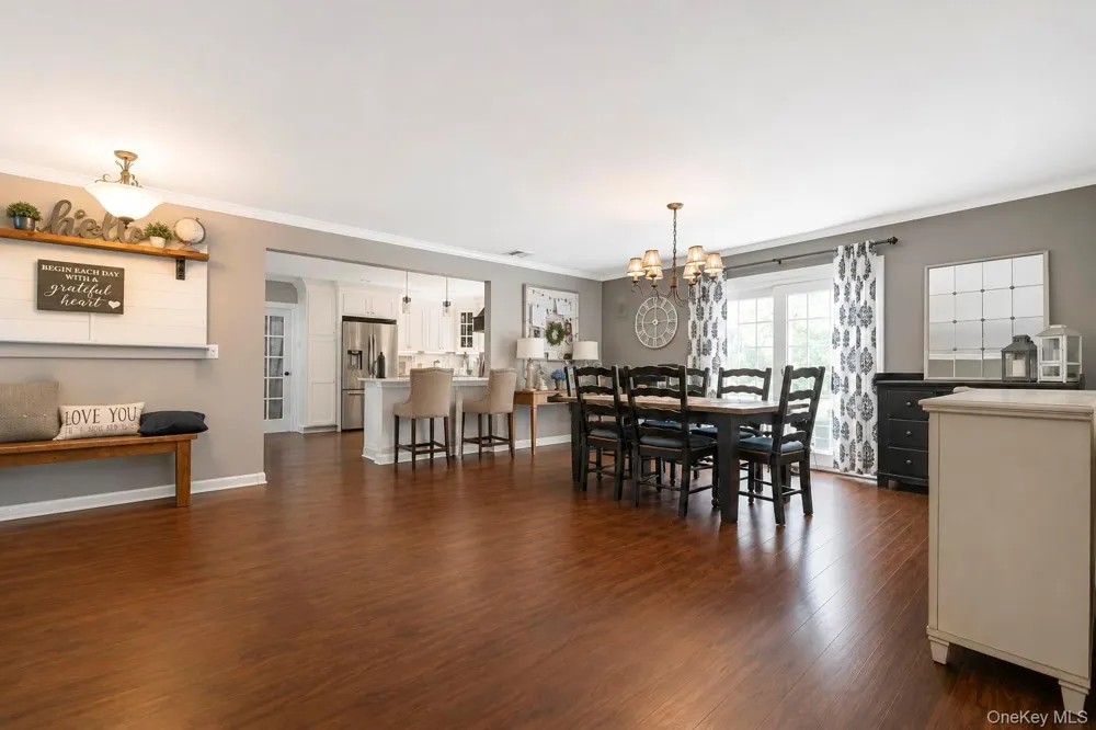 5 Reinhardt Court Blue Point, NY 11715