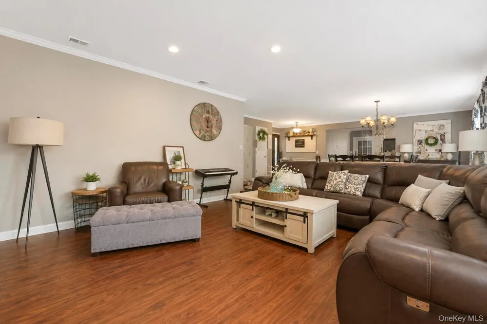5 Reinhardt Court Blue Point, NY 11715