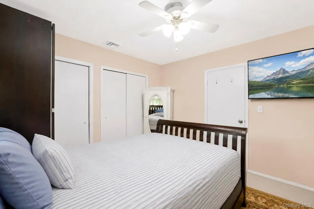 5 Reinhardt Court Blue Point, NY 11715