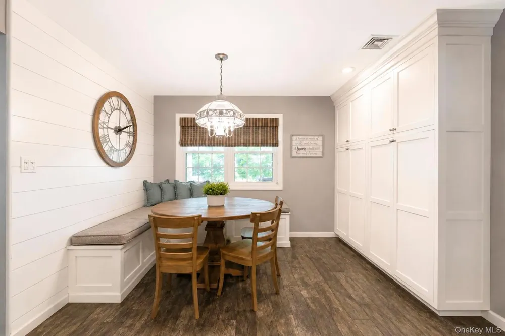 5 Reinhardt Court Blue Point, NY 11715