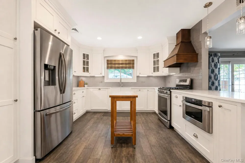 5 Reinhardt Court Blue Point, NY 11715