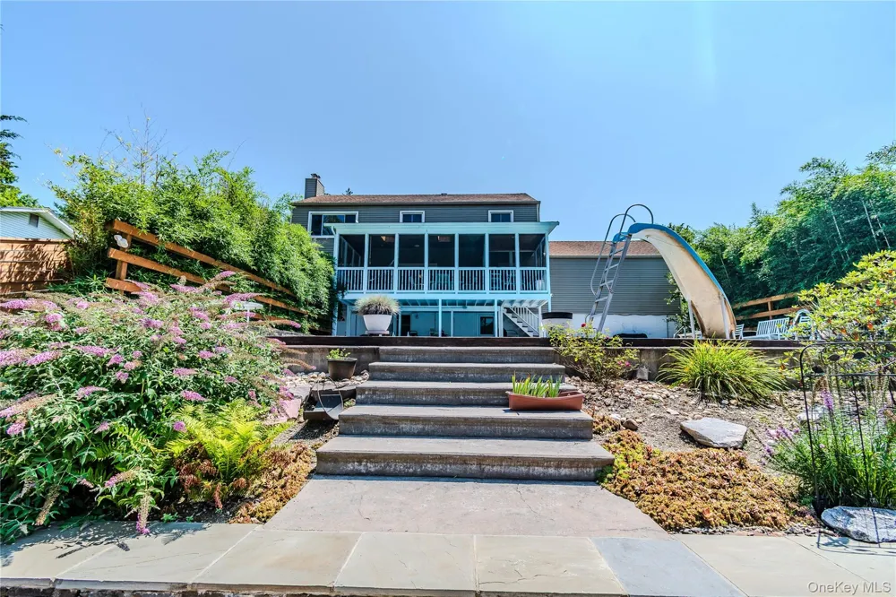 10 Old Mill Drive Poughkeepsie, NY 12603